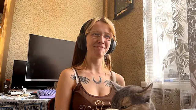 AliceGates webcam show