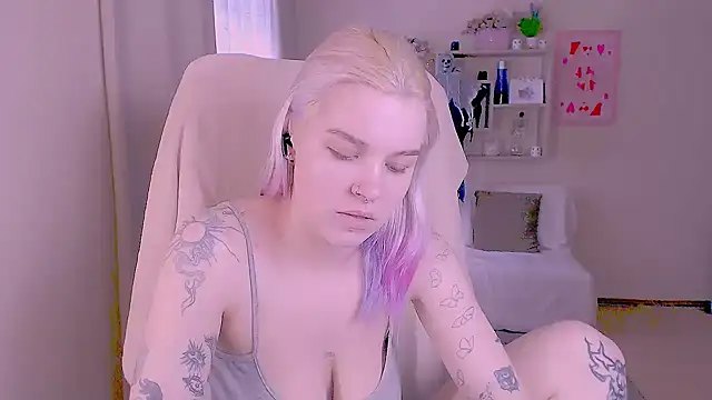 Hot_Blonda élő XXX-chatje