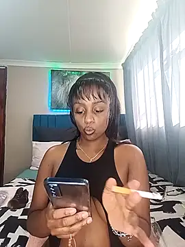 Queen-Chocolate's Live XXX Chat