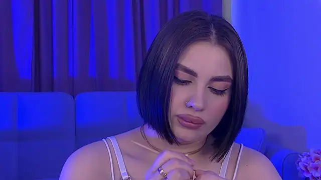 دردشة AdrianaToress الجنسية المباشرة