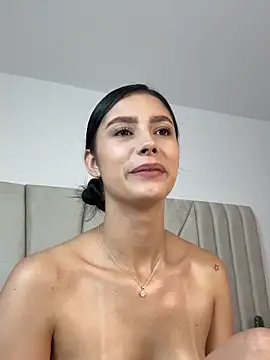 oficialaura Adlı Modelin Web Kamerası Şovu
