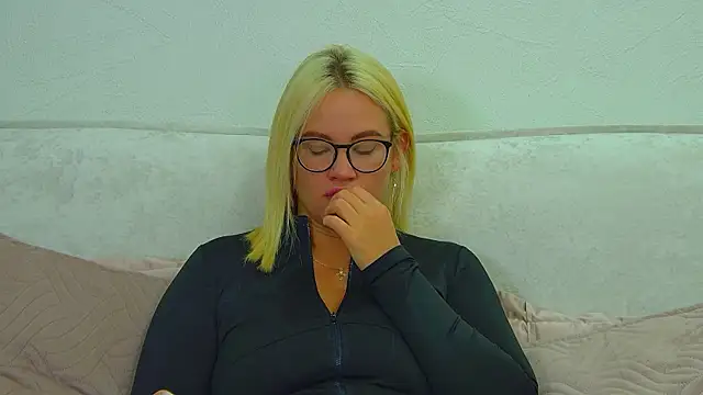 MariaNeuman's Live XXX Chat