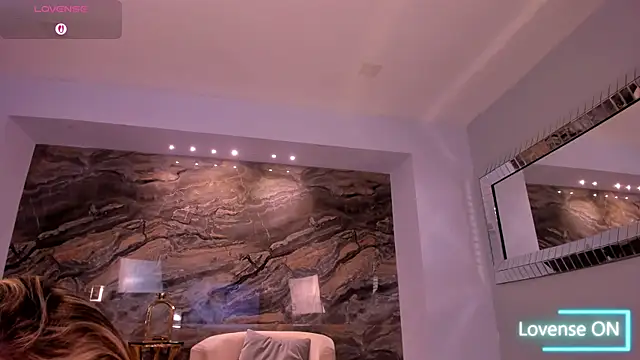 XXX chat uživo modela KylaMorrison