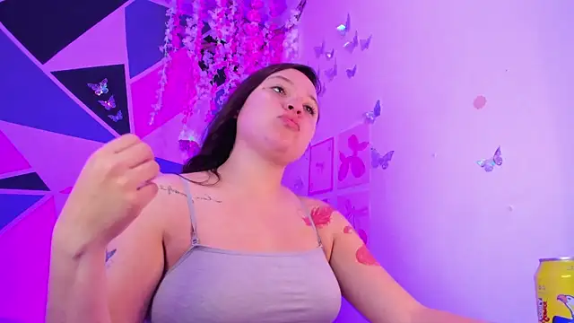 Chat +18 de little_emma0 ao vivo