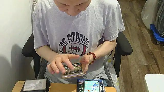 felixlau18 Chat XXX in diretta