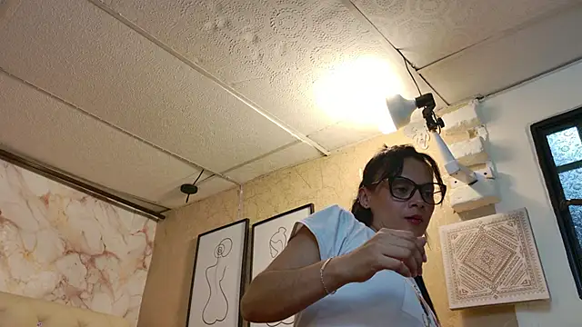 Chat XXX en directo de QueenSallyDesire