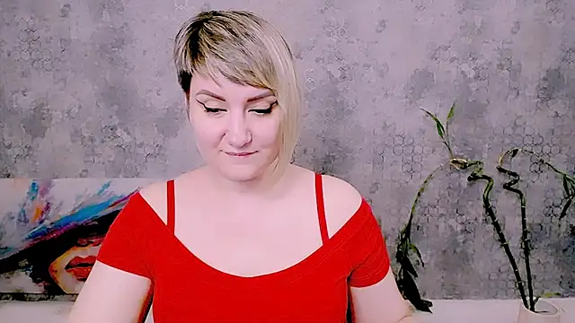 XXX chat uživo modela Djullia