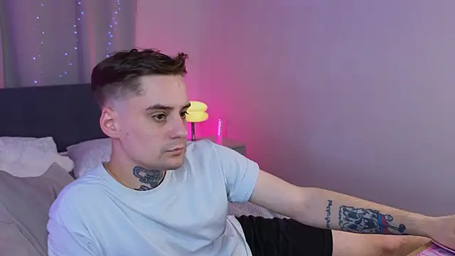 drillfi11's Live XXX Chat