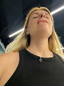 Živý XXX chat HarrietDart