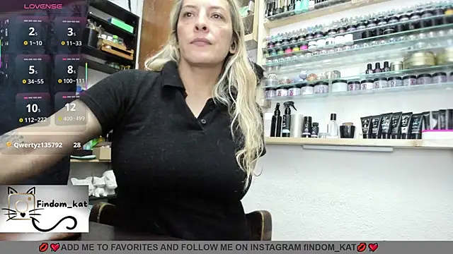 Webkamerová show Katt-findom