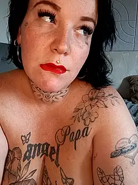 Show modela BellaBunny0 na web-kameri