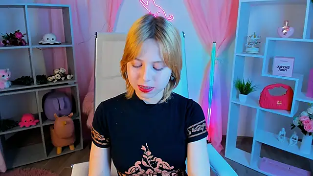 Онлайн чат XXX VivienneHebert