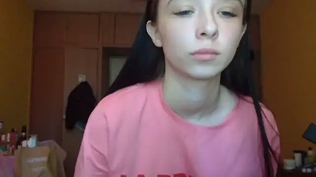 Emilia_Light Chat XXX live