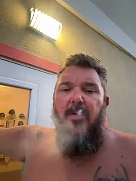 Živý XXX chat TatooedBear