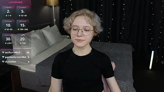 XXX chat uživo modela HottoKori