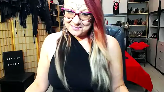 LindaDaemonX Adlı Modelin Canlı XXX Sohbeti