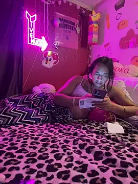 Pokazy przed kamerką – TranSexualJade95