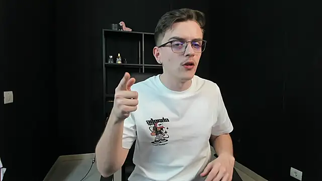 Živý XXX chat FelixStarkk