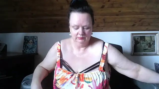 TiffanyMature's Live XXX Chat