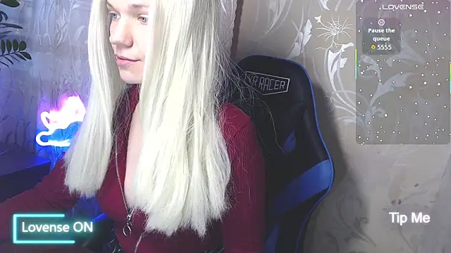 Shiny_Victoria Adlı Modelin Canlı XXX Sohbeti