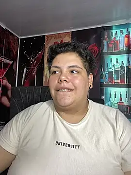 Hailey_Curvy webkamerás műsora