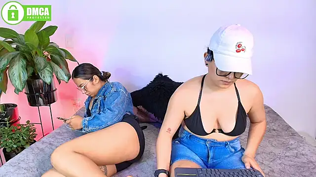 Jules_n_Gia Adlı Modelin Web Kamerası Şovu