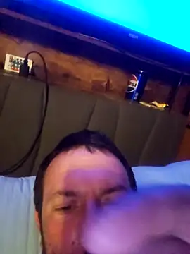 XXX chat uživo modela UncutHammer69