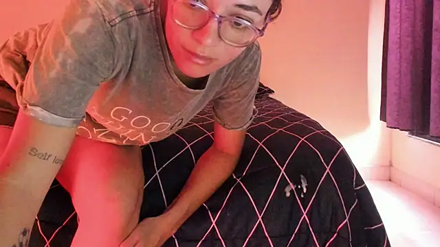 atenas_05_'s Live XXX Chat