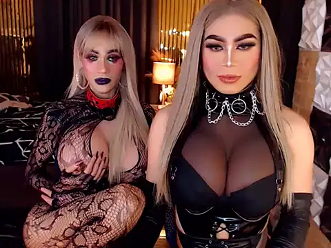 MonstrousCockDiva Adlı Modelin Canlı XXX Sohbeti