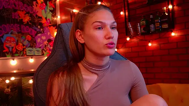 Chat +18 de Sweet_Emilya ao vivo