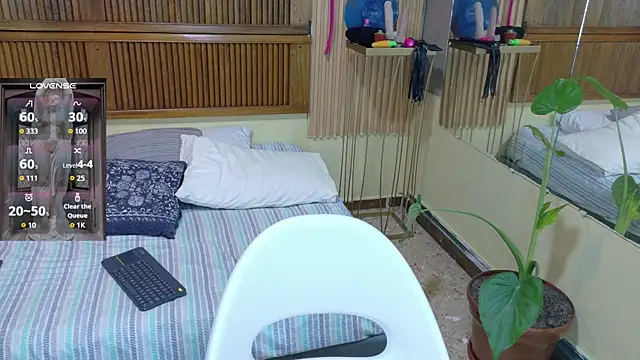Eli666uwu Chat XXX in diretta