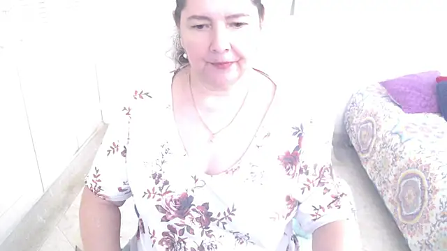 leonela_69's Live XXX Chat