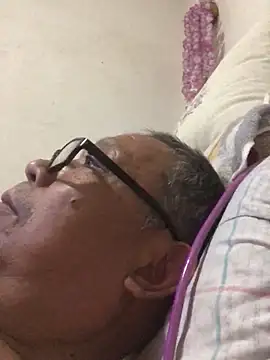 yaocaobi8's Webcam Show