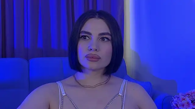 AdrianaToress' Live XXX Chat