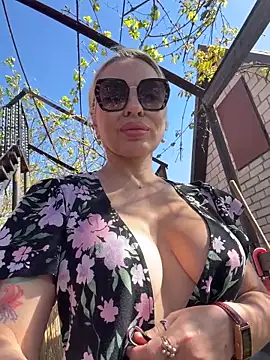 دردشة Hotnessi الجنسية المباشرة