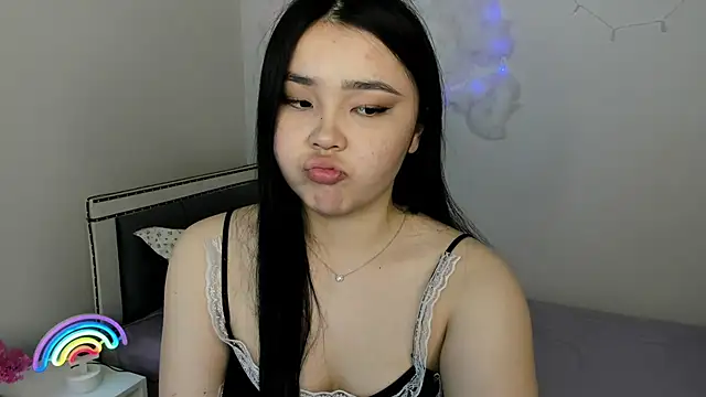 XXX chat uživo modela kitsune_luu