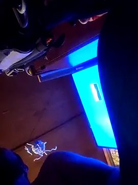 UncutHammer69 Pertunjukan Webcam