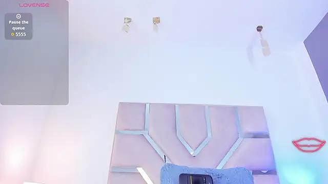 Thayler_jones 网络视讯表演