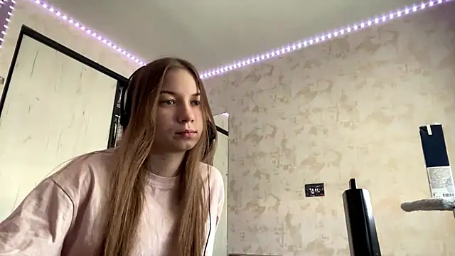 Show de Sonya_Solnarima na webcam