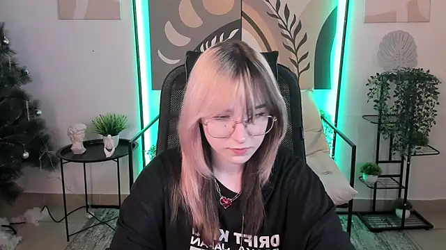NyxCalderra's Webcam Show
