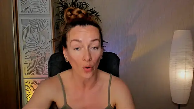 XXX chat uživo modela RebeccaMartinez