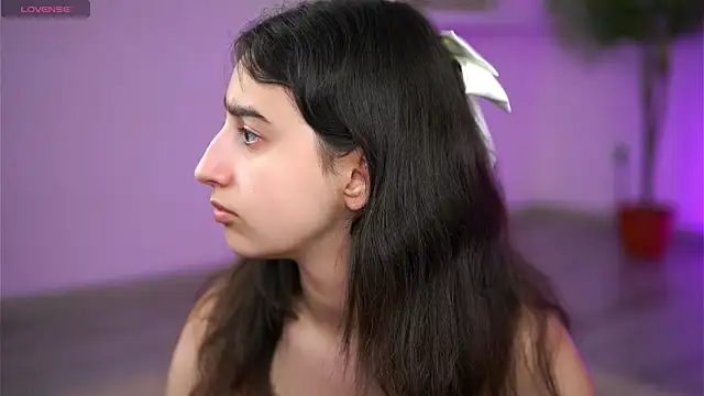 JullyFox Adlı Modelin Canlı XXX Sohbeti
