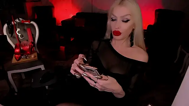FinDomGod Live XXX Chat