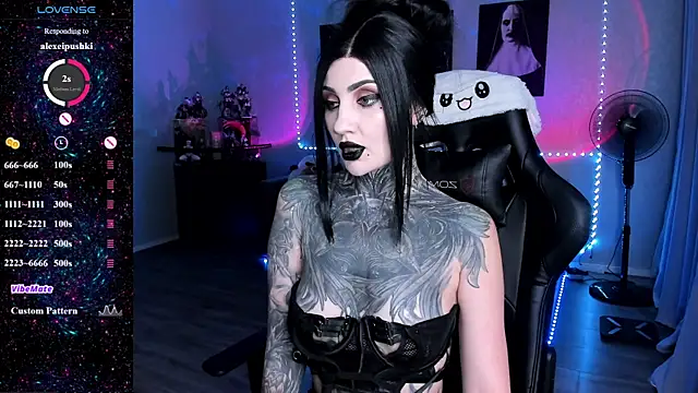 RachelQueen_ élő XXX-chatje