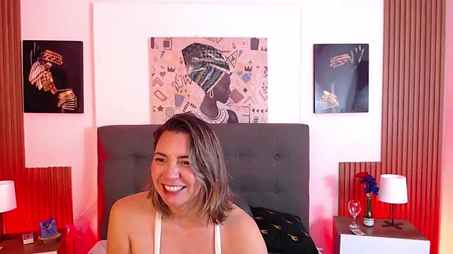 milfsecret69's Live XXX Chat