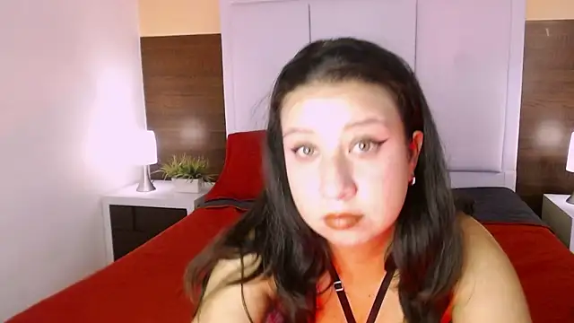Chloe014_ Adlı Modelin Canlı XXX Sohbeti