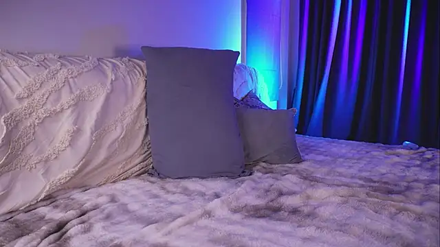 sixtiseventi live XXX chat
