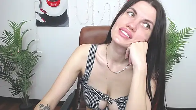 MilaLoona's Live XXX Chat