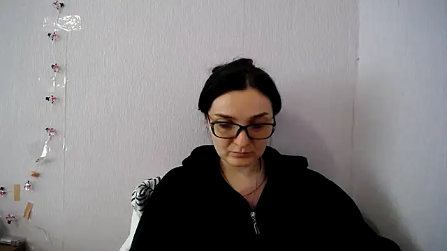 Shiny_gine live XXX chat