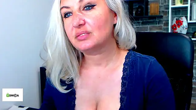 Онлайн чат XXX angel_devil_milf